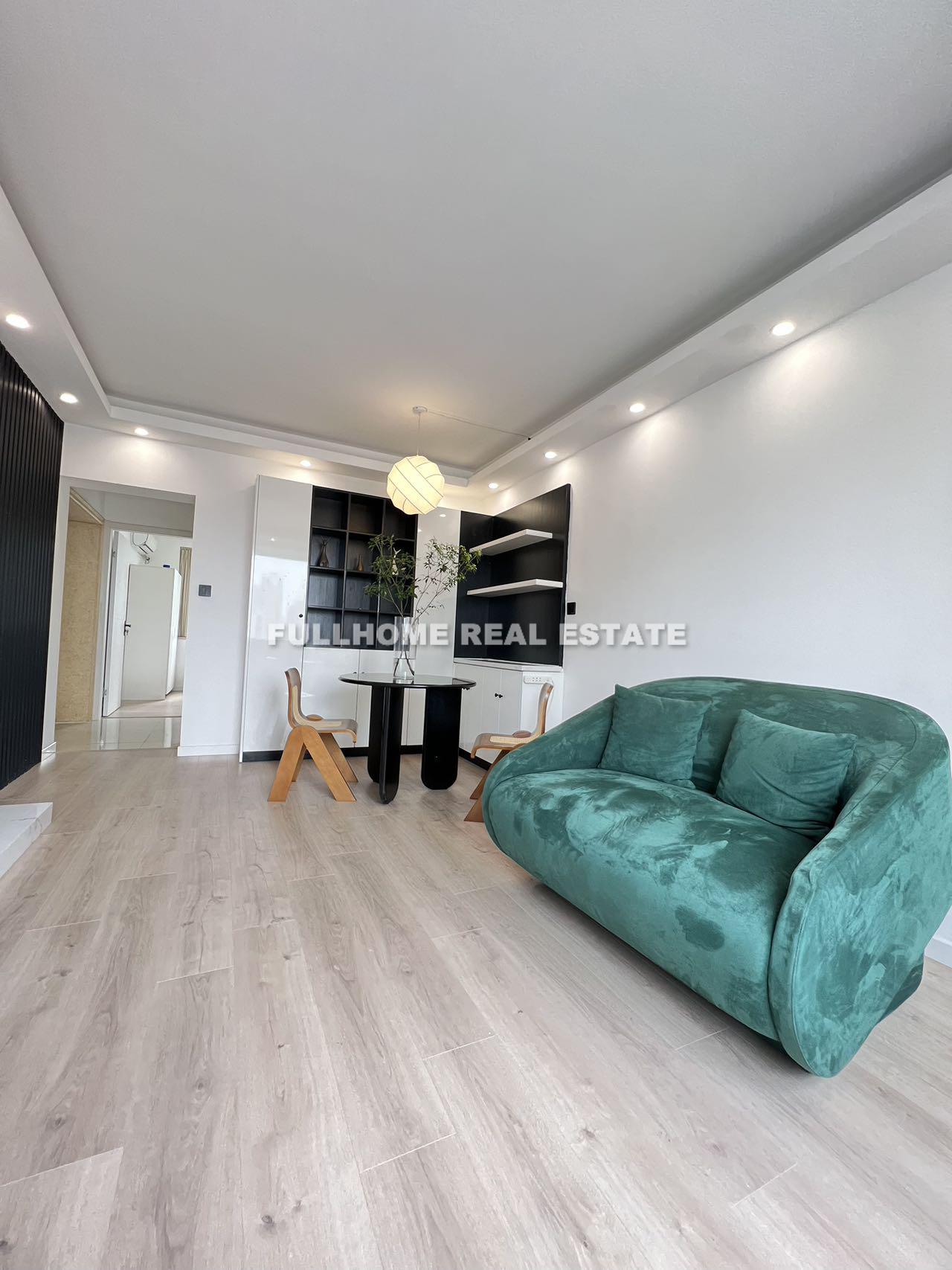 Same compound: Nanyang Mansion, 1 bedrooms in Shanghai