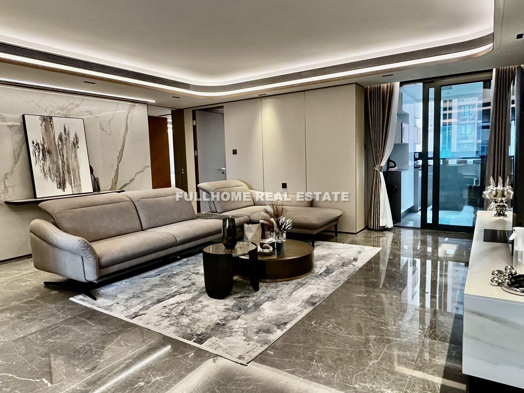 Same compound: Lu Wan 68, 3 bedrooms in Shanghai