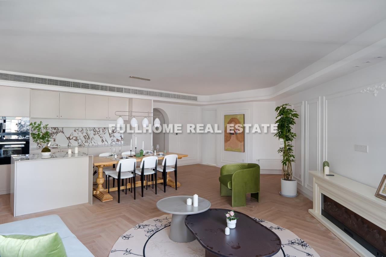 Same compound:  Jinwei Apartment, 3 bedrooms in Shanghai