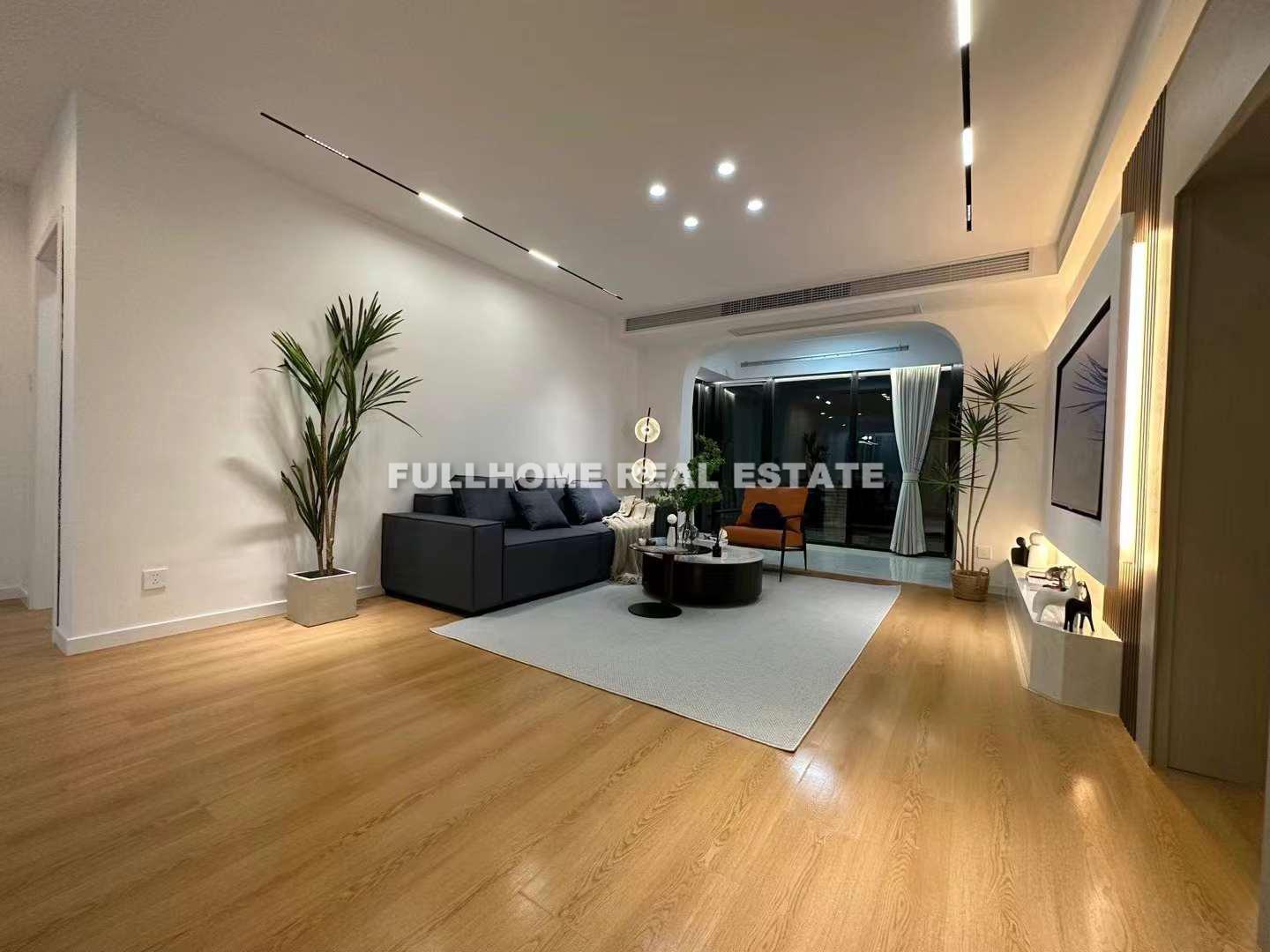 Similar property: Dongfang City Garden, 2 bedrooms, 123 sqm in Shanghai