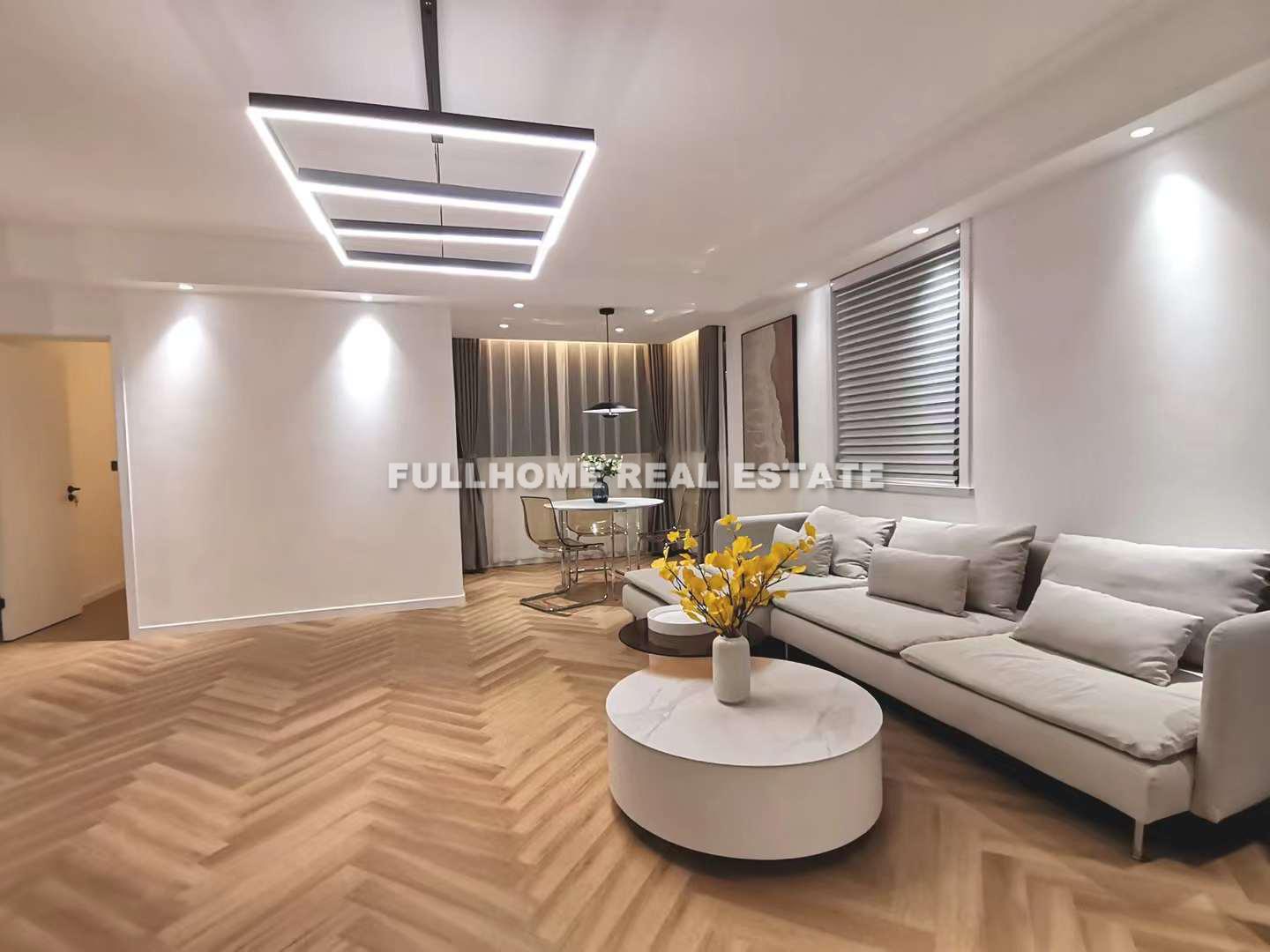 Same compound: Baodu Mansion, 2 bedrooms in Shanghai