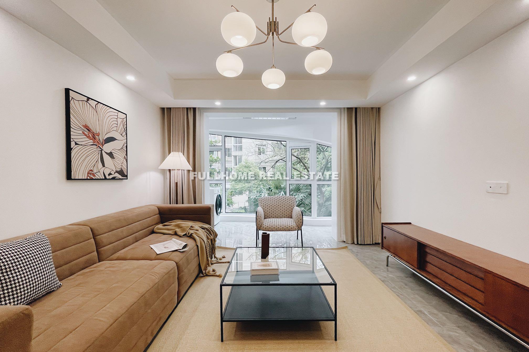 Same compound: Zhonghui Apartment, 2 bedrooms in Shanghai