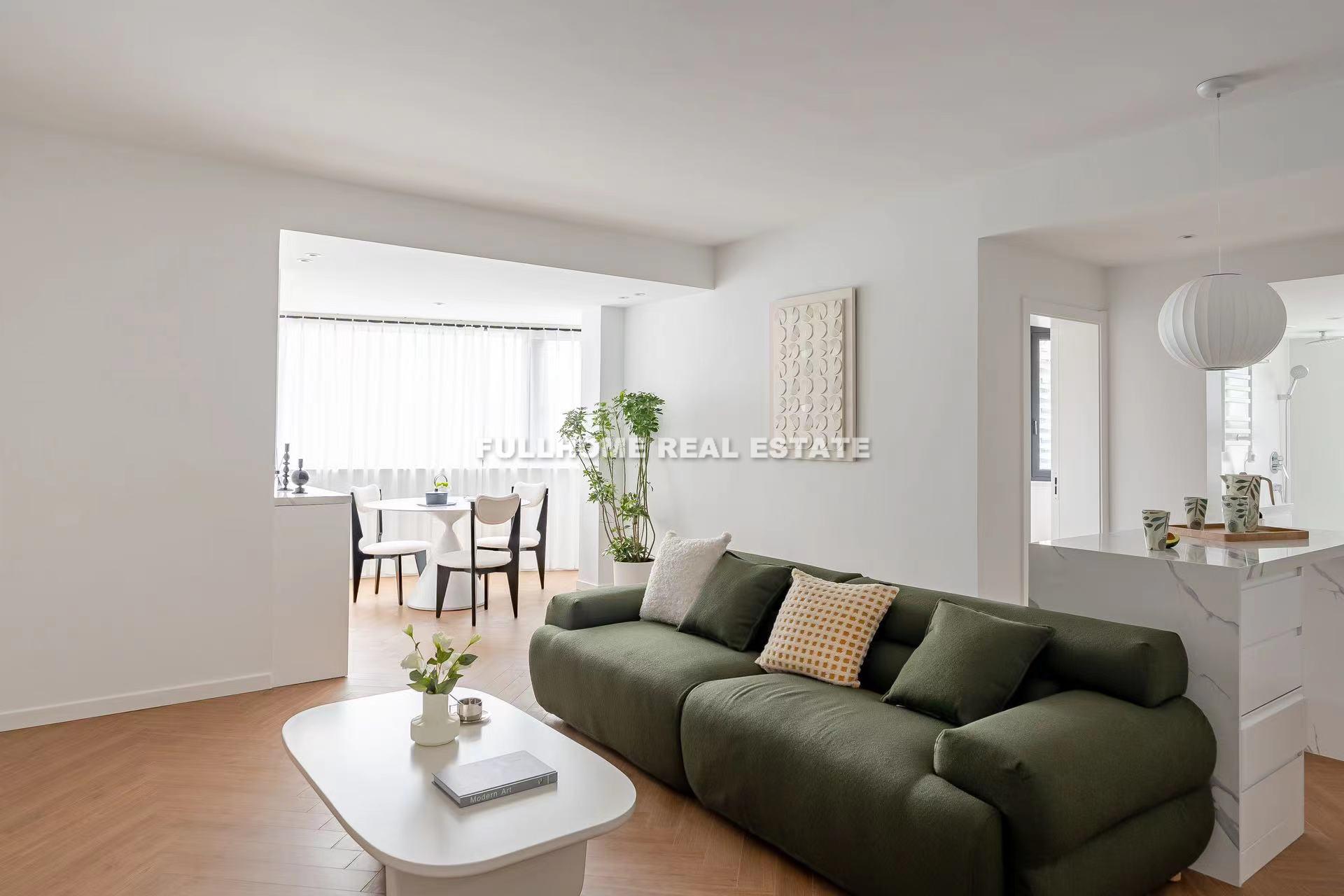 Same compound: Jiaoda Apartment, 2 bedrooms in Shanghai