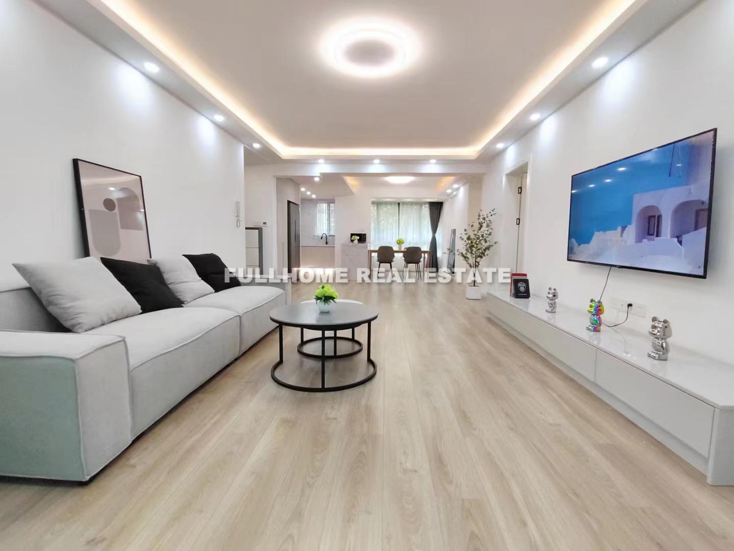 Same compound: HengSheng Yuan, 3 bedrooms in Shanghai