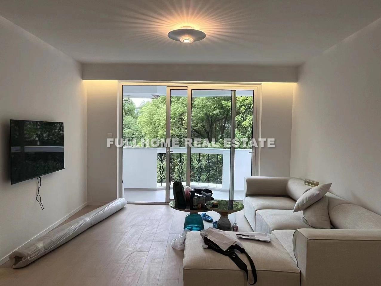 Same compound: Huaihai Xinchengyuan, 2 bedrooms in Shanghai