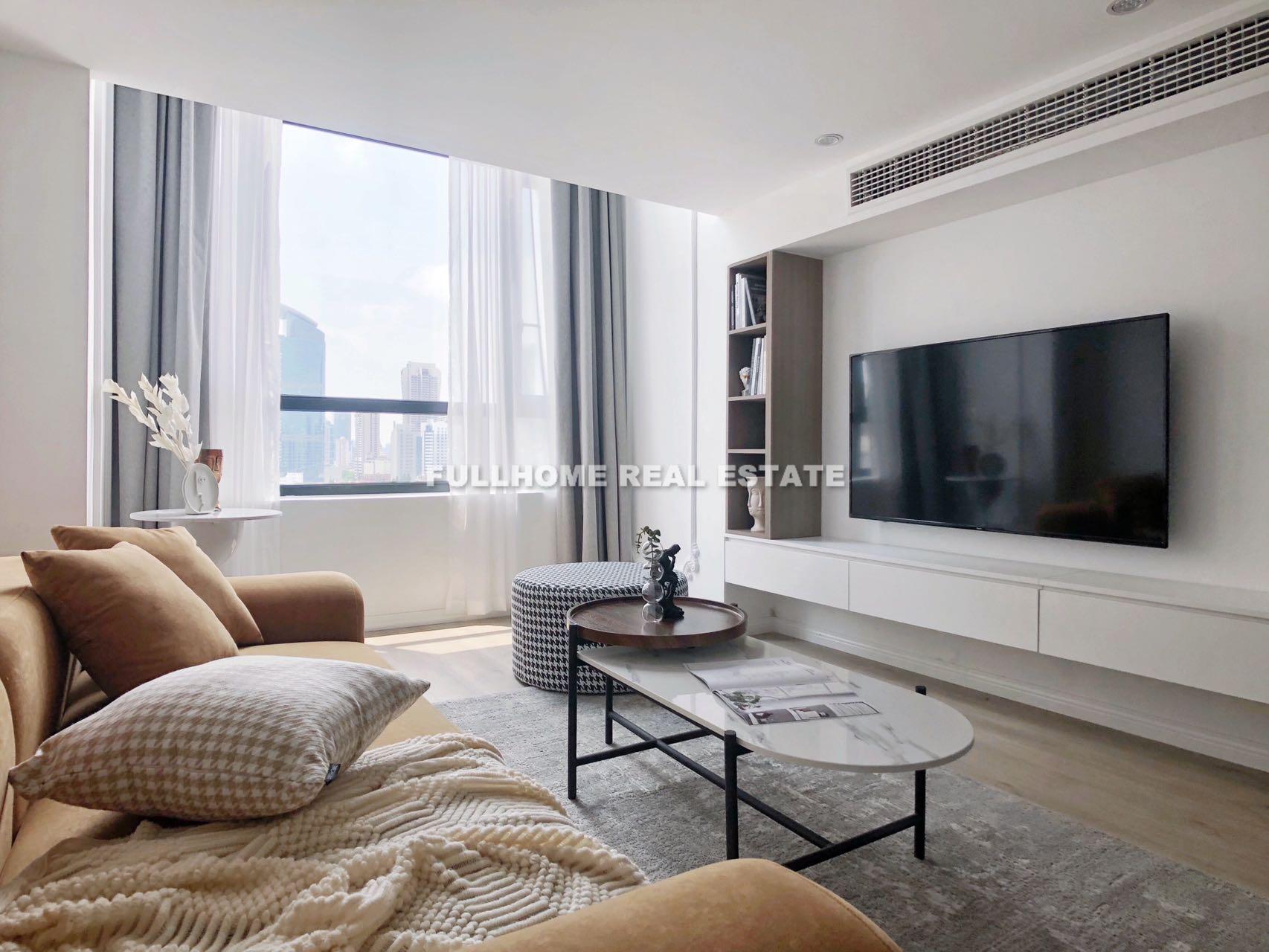 Same compound: Jingan Xinge, 2 bedrooms in Shanghai