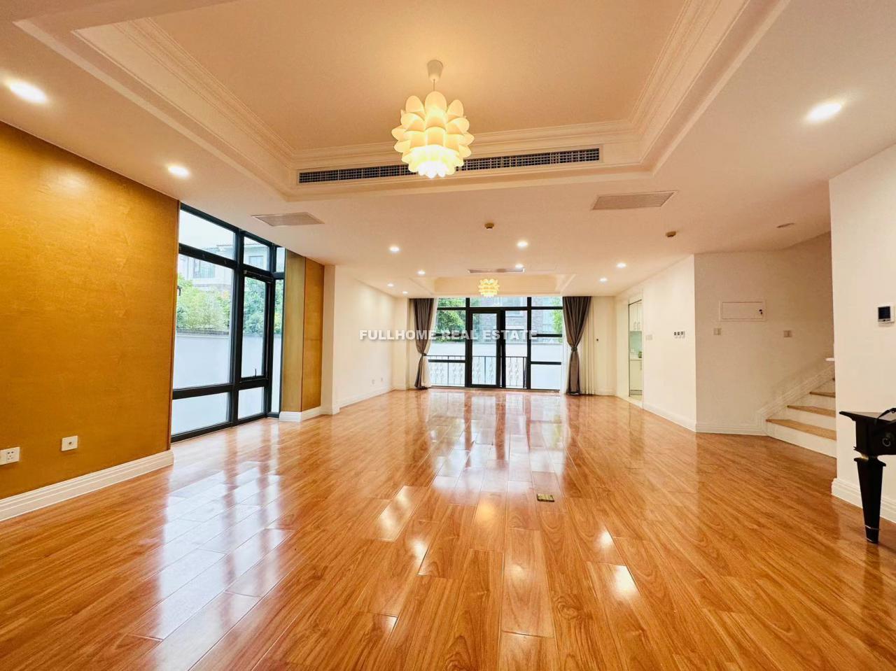 Similar property: Yosemite, 5 bedrooms, 450 sqm in Beijing