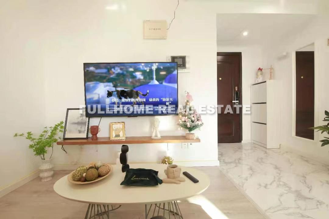 Similar property: Top Of City, 1 bedrooms, 65 sqm in Shanghai