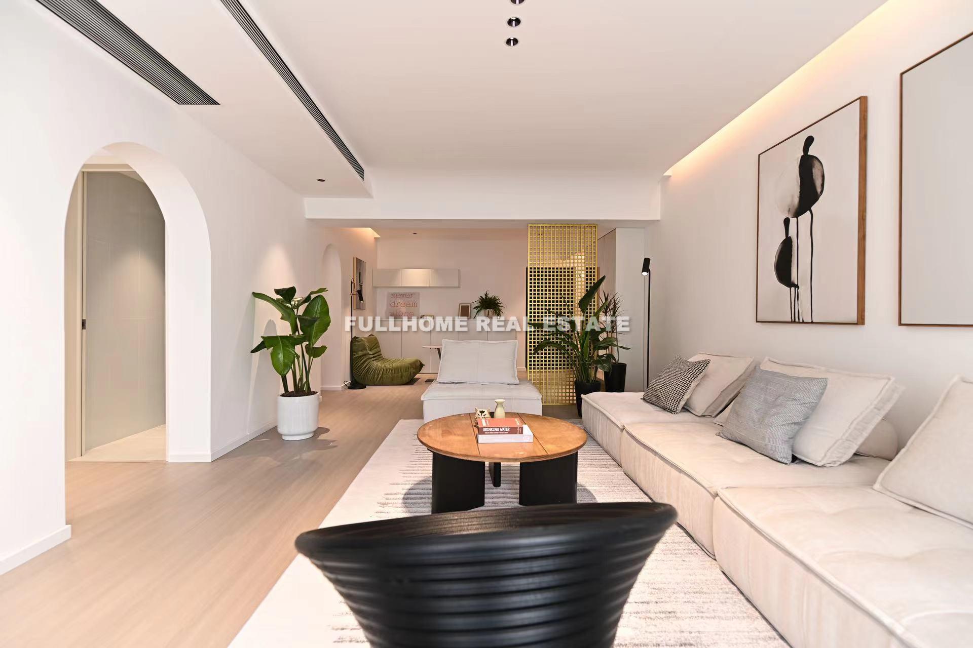 Same compound: Xin Lian Building, 3 bedrooms in Shanghai