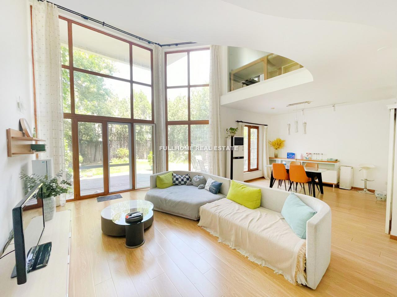 Similar property: Lane Bridge Villa, 4 bedrooms, 334 sqm in Beijing