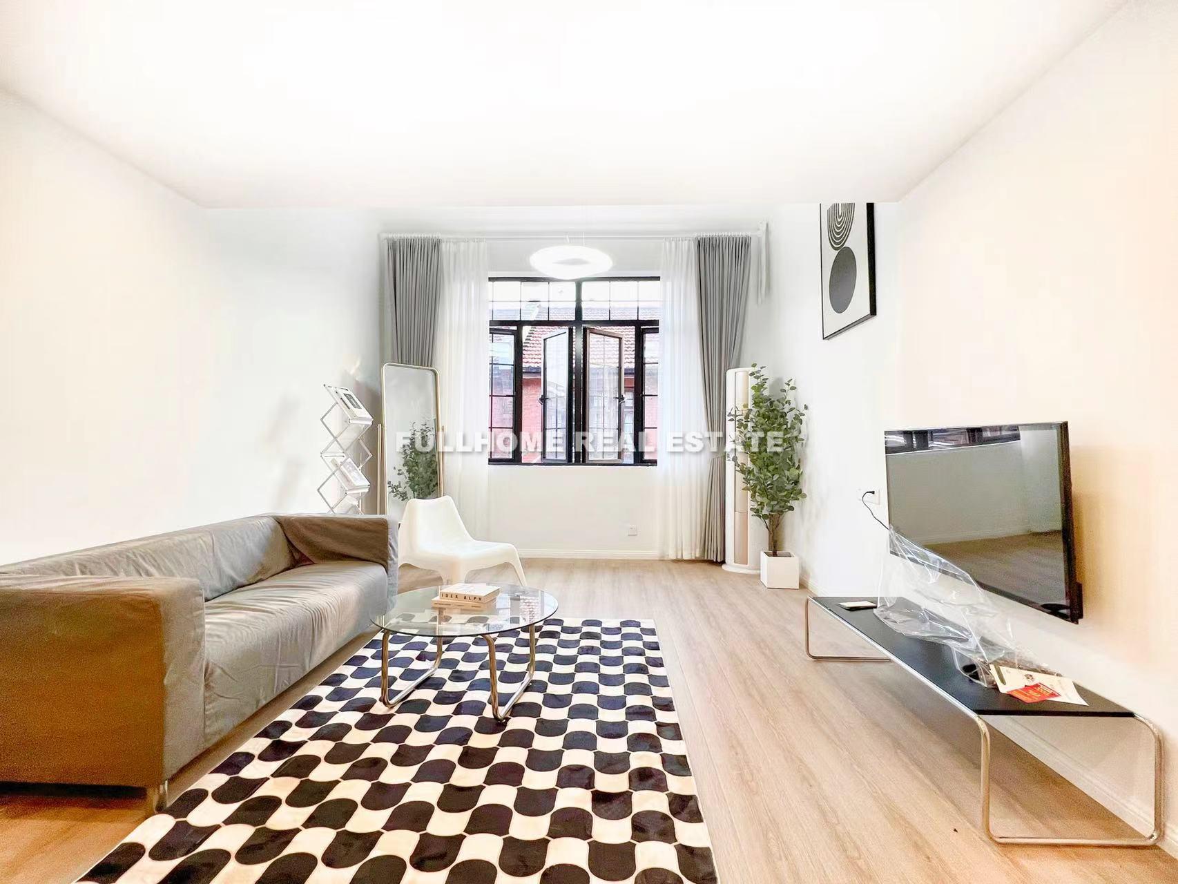 Lane 1-300 Ruijin 2nd Road Old House - 2 bedroom apartment in Shanghai, Xintiandi, Downtown