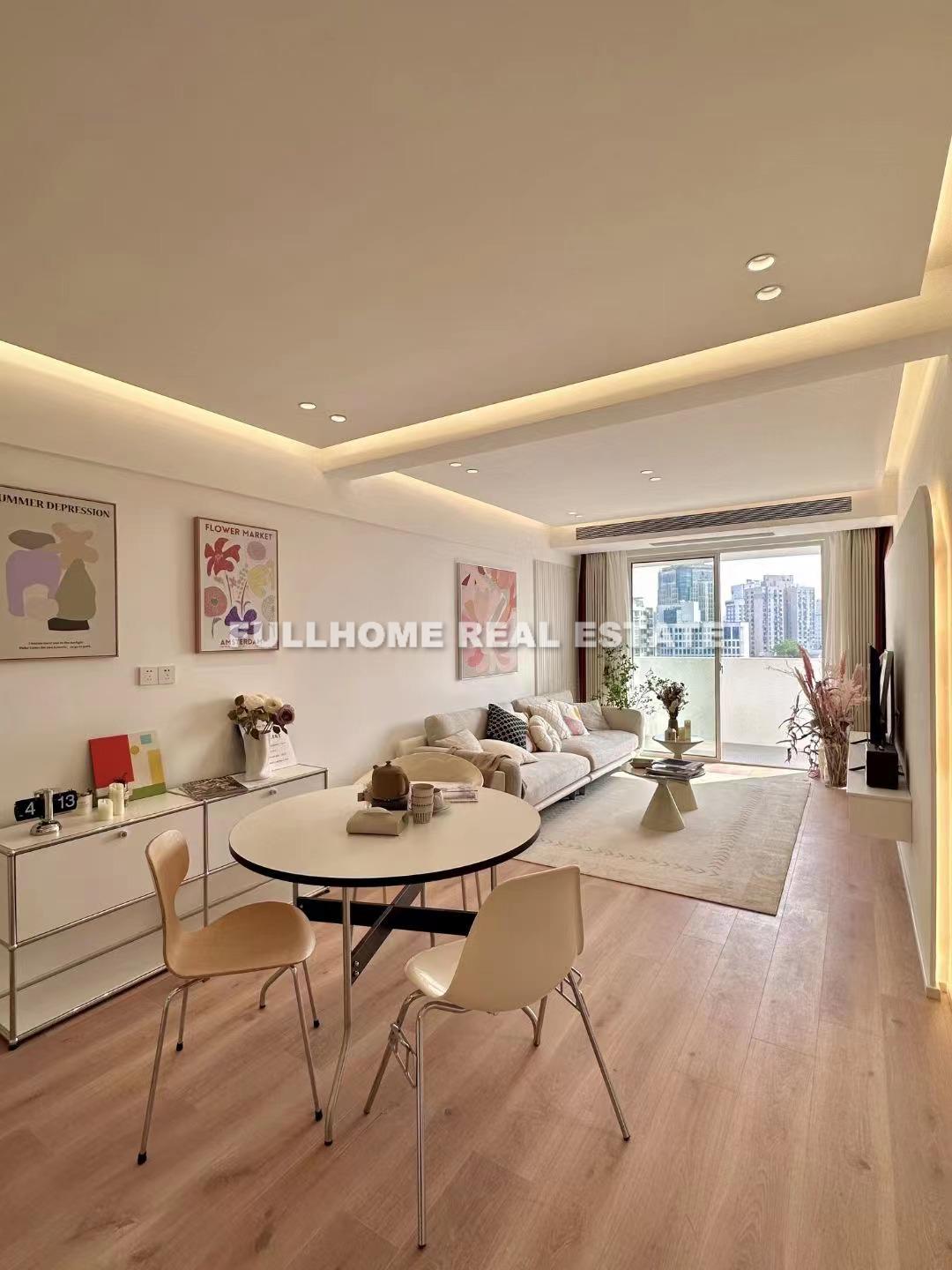 Same compound: Jinhuan Apartment, 2 bedrooms in Shanghai