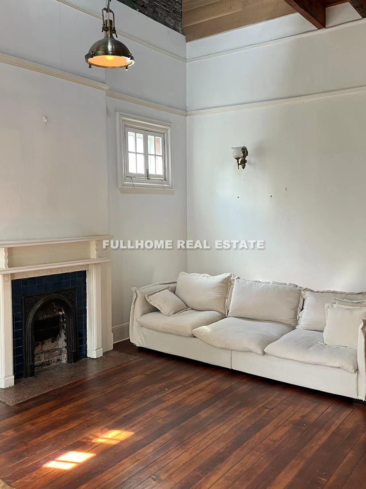 Same compound: Lane 600-1000 South Jianguo Road Old House, 1 bedrooms in Shanghai