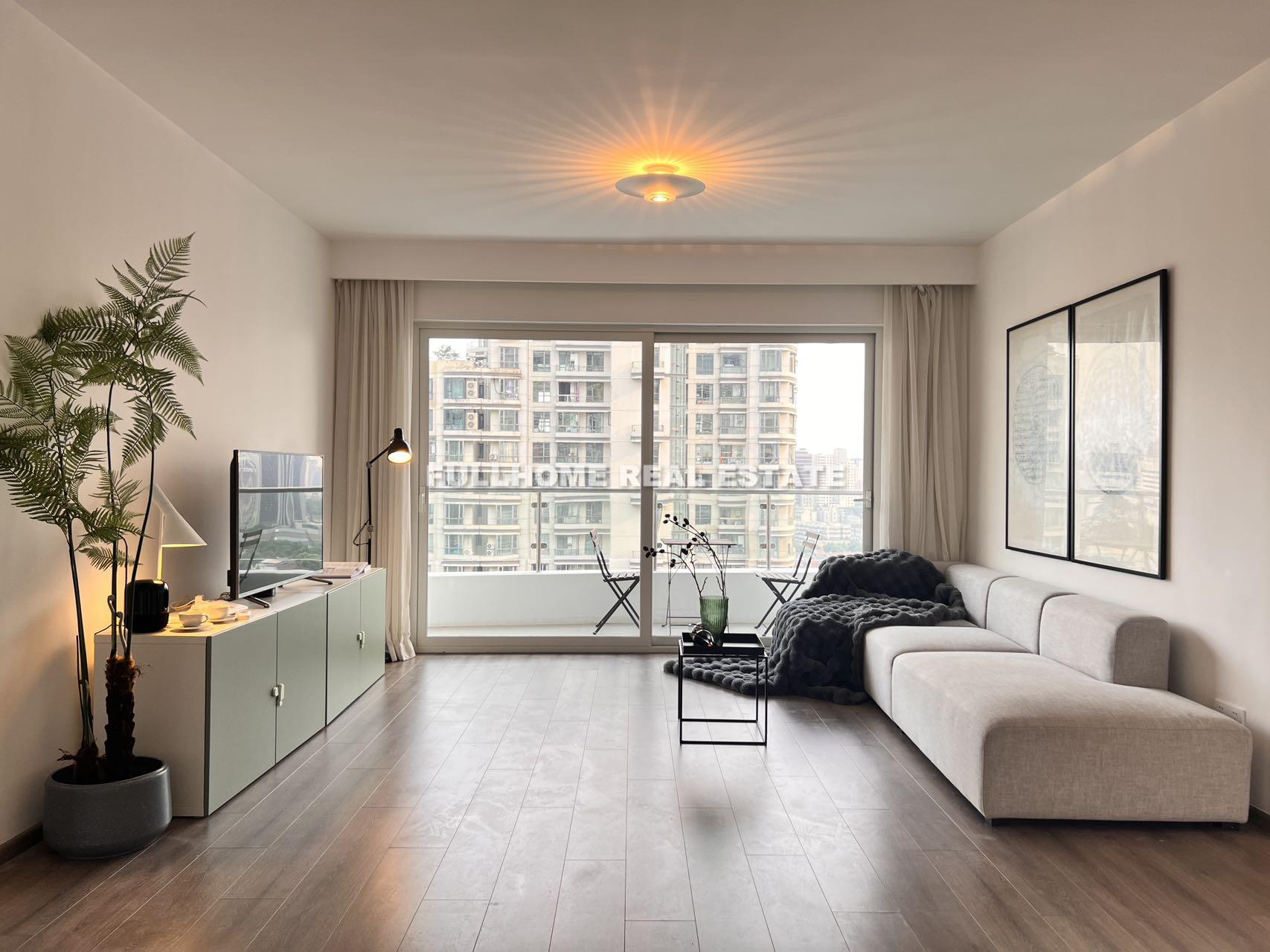 Top Of City - 3 bedroom apartment in Shanghai, People Square, Downtown