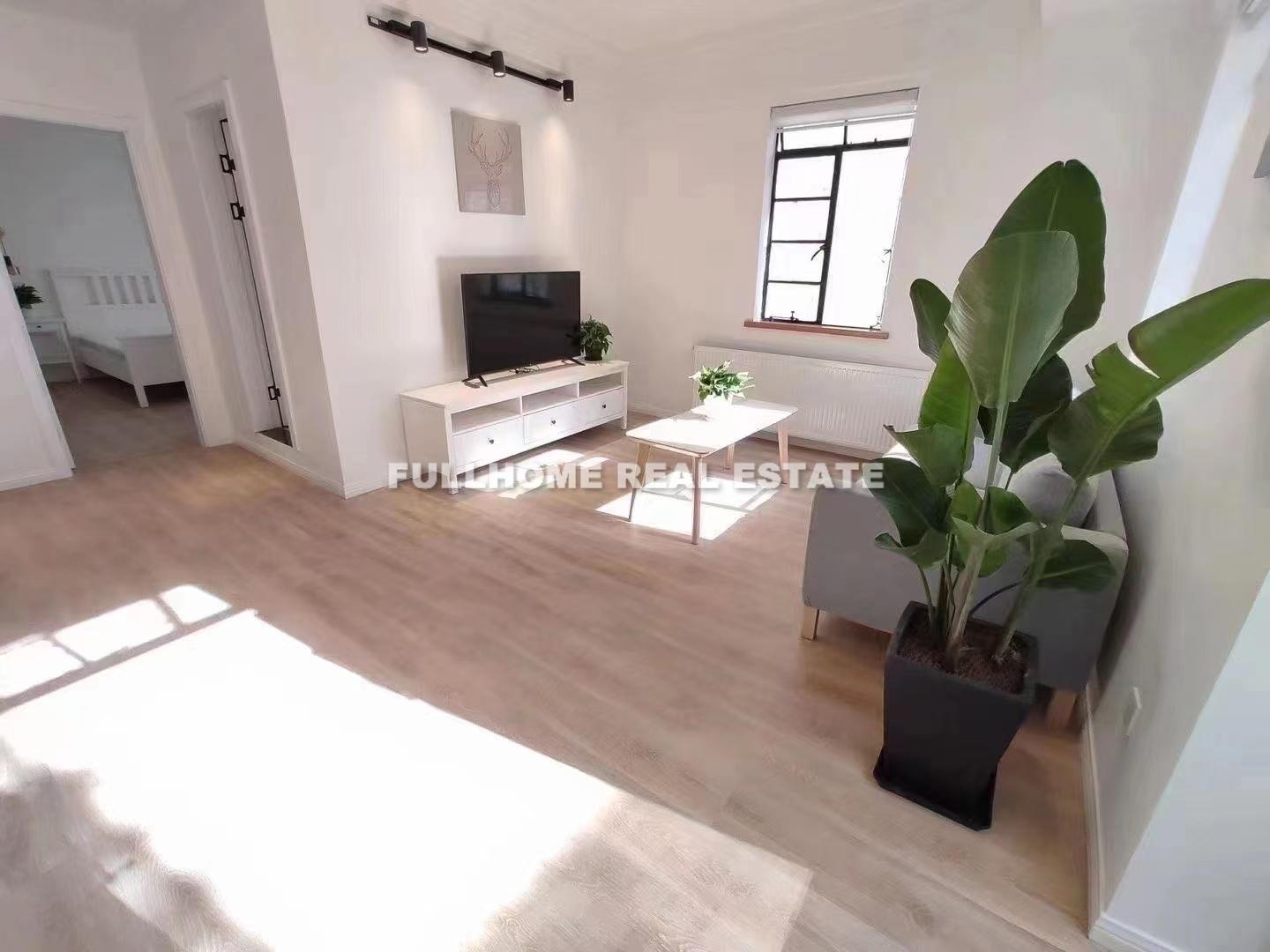 Same compound: Lane 1-400 Changle Road Old House, 2 bedrooms in Shanghai