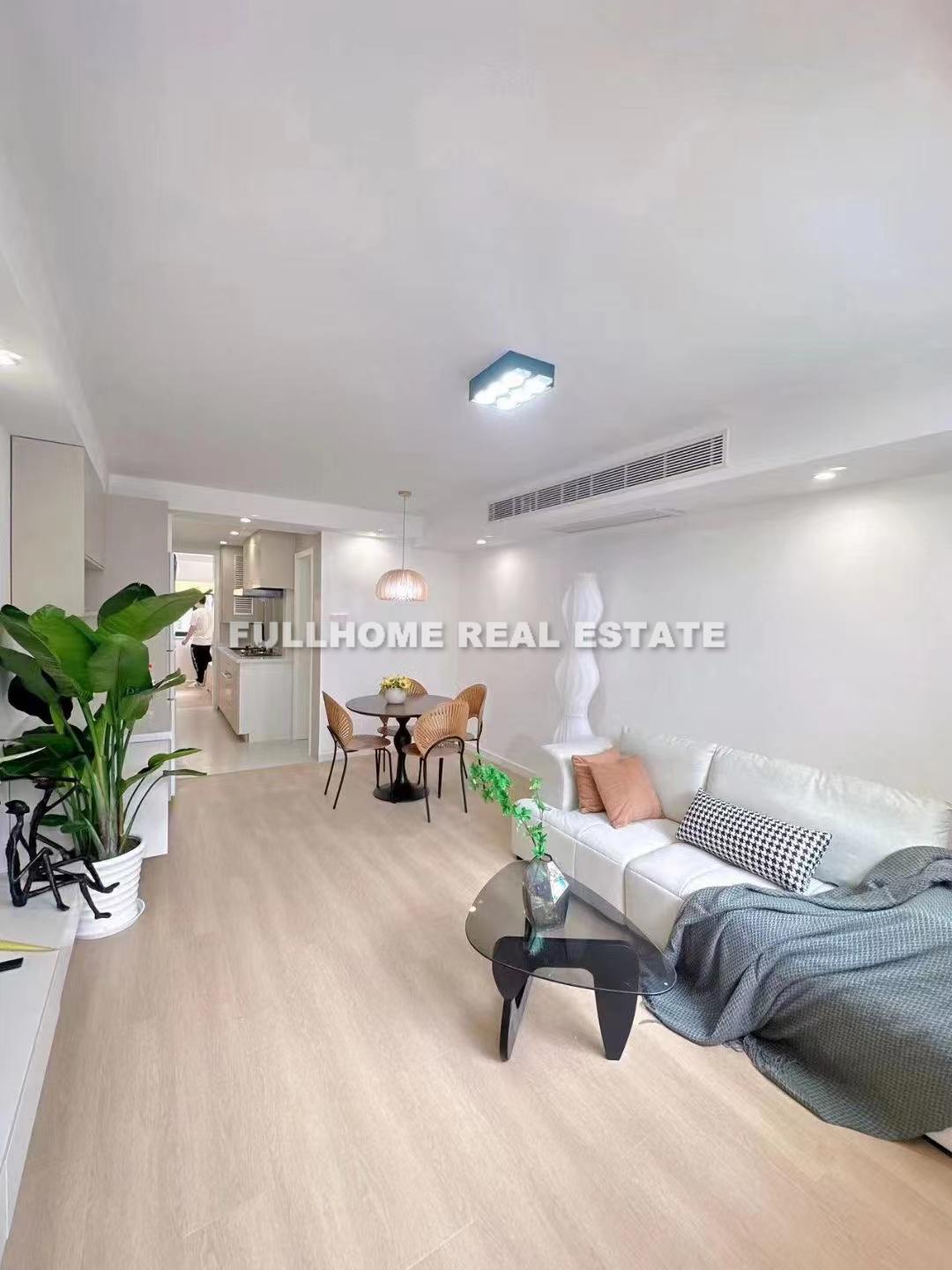 Same compound: Lane 1-2000 Kangding Road Old House, 1 bedrooms in Shanghai