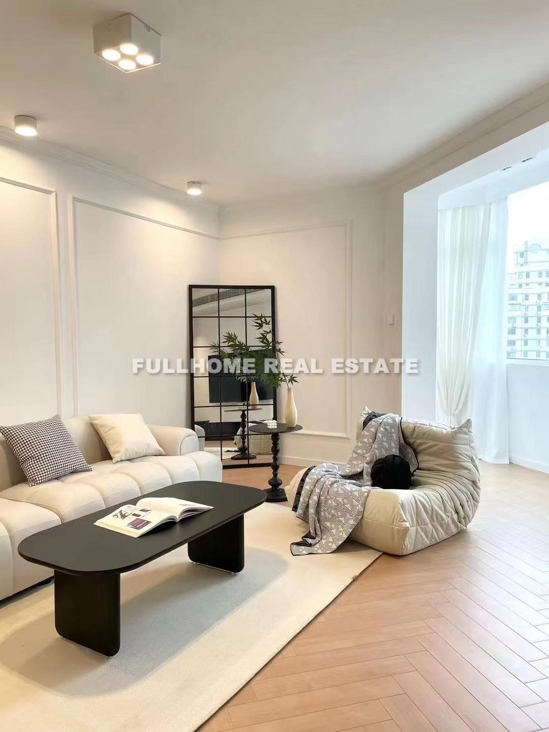 Same compound: Guo Tai Mansion, 2 bedrooms in Shanghai