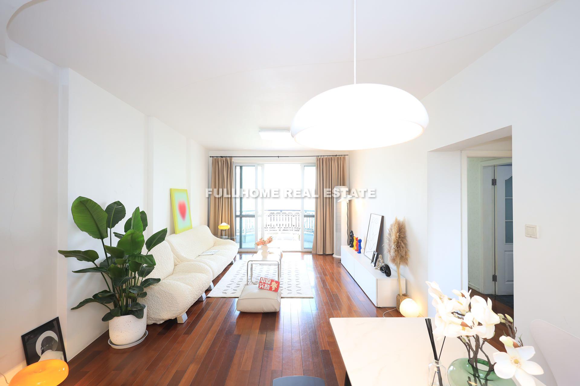 Same compound: Yacheng Apartment, 2 bedrooms in Shanghai