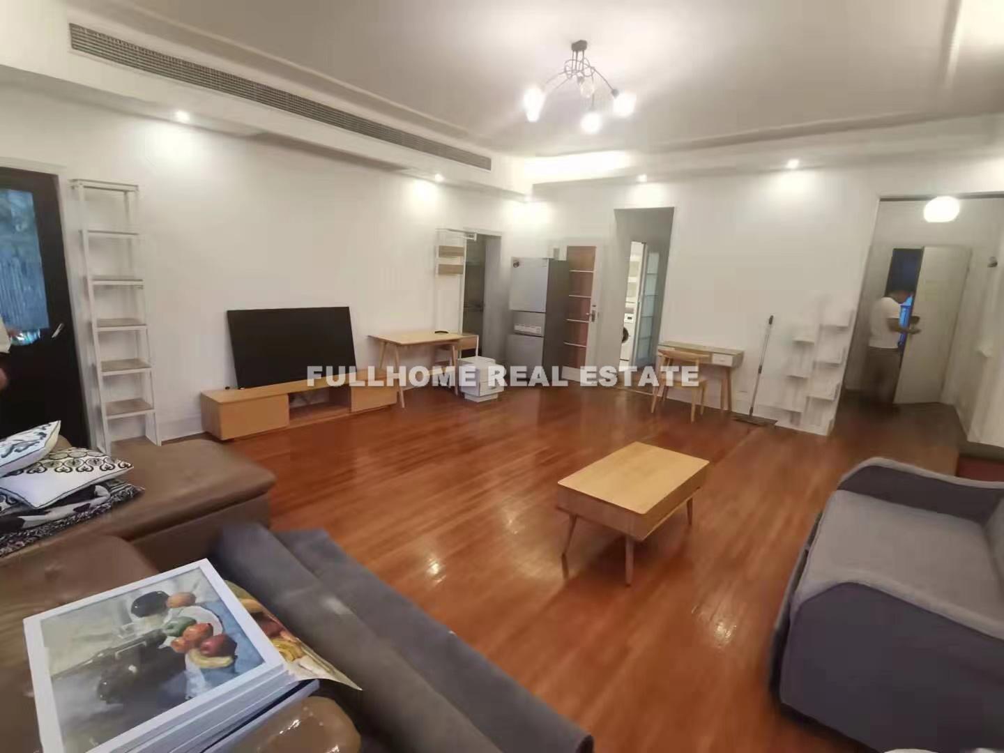 Lane 1-999Yuyuan Road Old House - 2 bedroom apartment in Shanghai, Jing An, Downtown