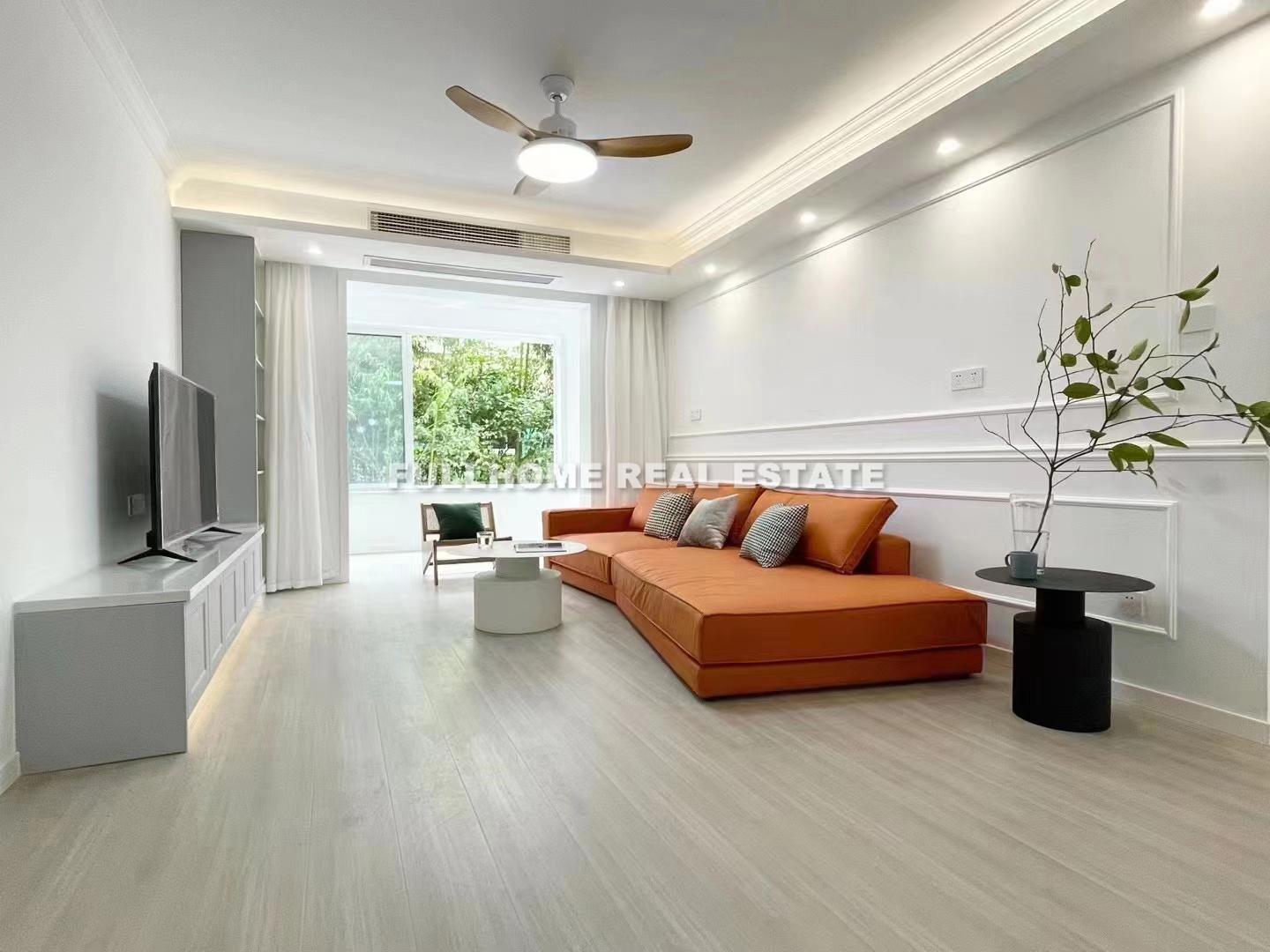 Same compound: Nanyang Xingdu, 3 bedrooms in Shanghai