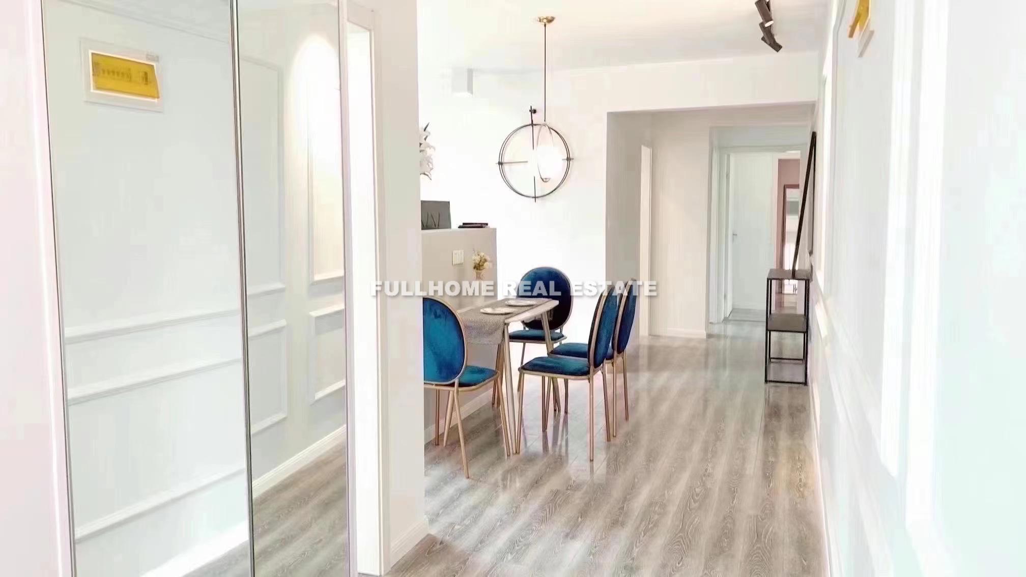 Same compound: Jiangnan Zaochuan Xinyuan, 3 bedrooms in Shanghai