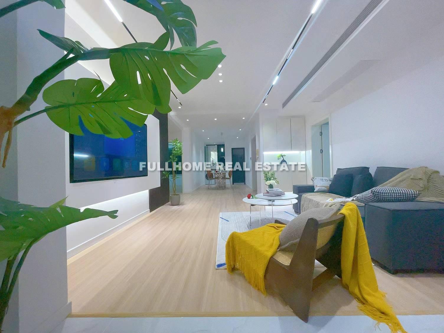 Same compound: Aijia Yazhou Garden, 3 bedrooms in Shanghai