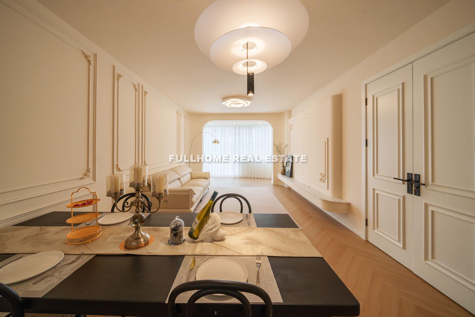 Same compound: Xinhua Apartment, 3 bedrooms in Shanghai