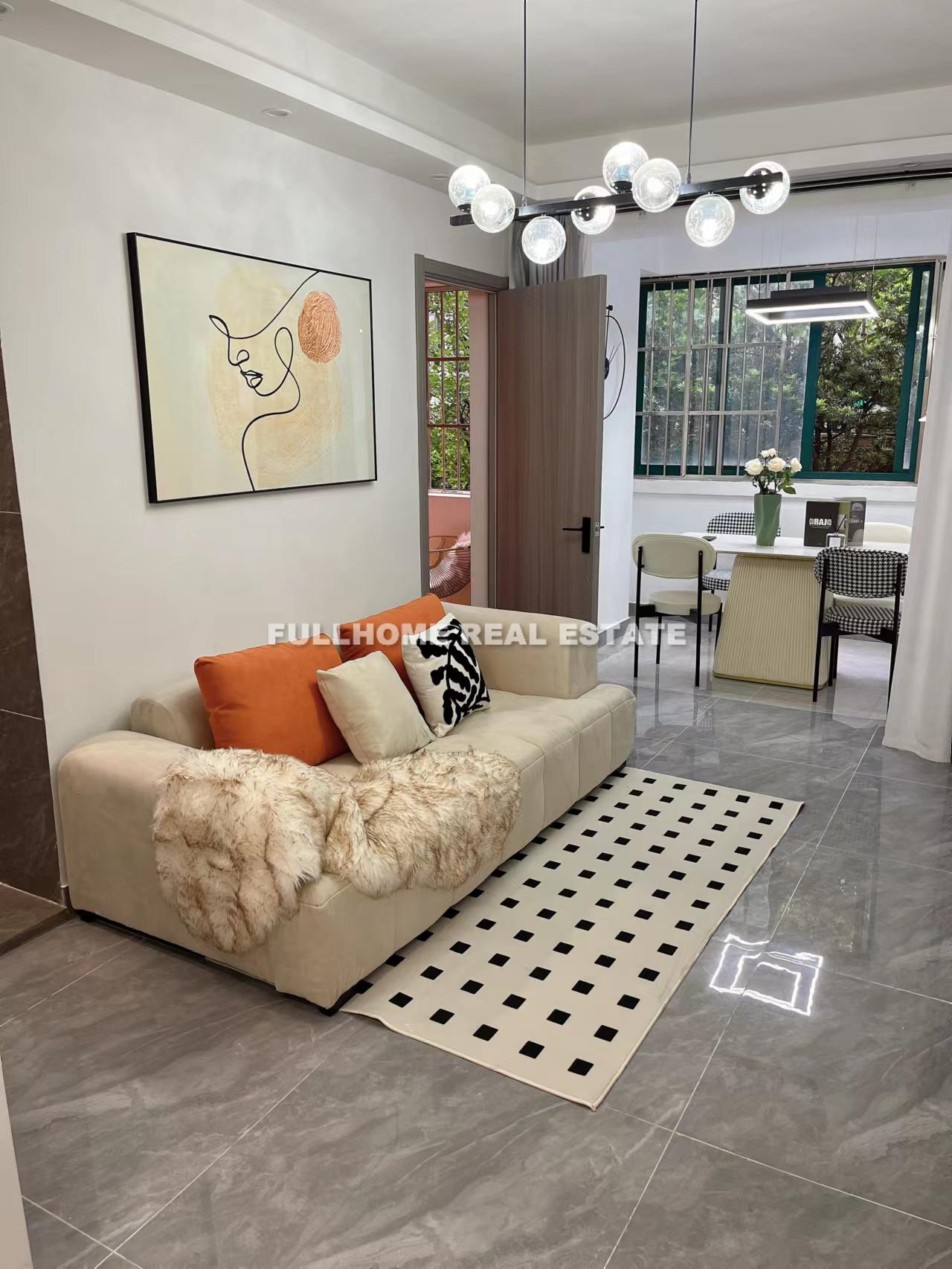 Similar property: Mingjiang Seven Star City , 3 bedrooms, 160 sqm in Shanghai
