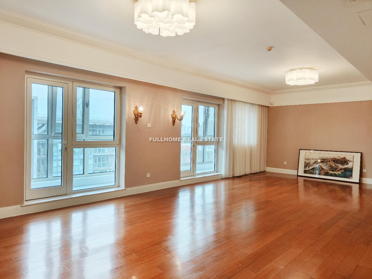 Similar property: Upper East Side, 4 bedrooms, 302 sqm in Beijing