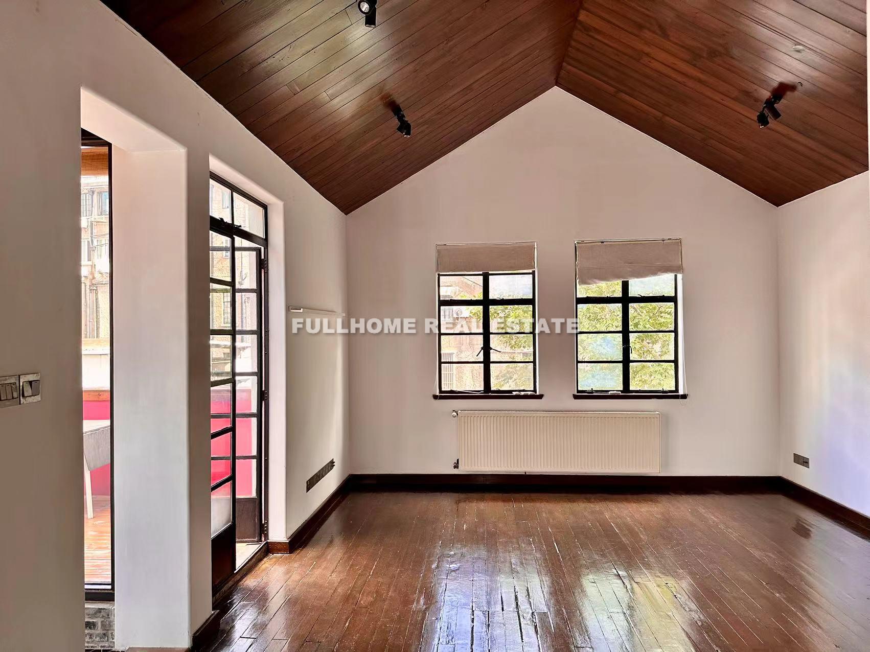 Lane 1-1200 Huashan Road Old House - 3 bedroom apartment in Shanghai, Xujiahui, Downtown