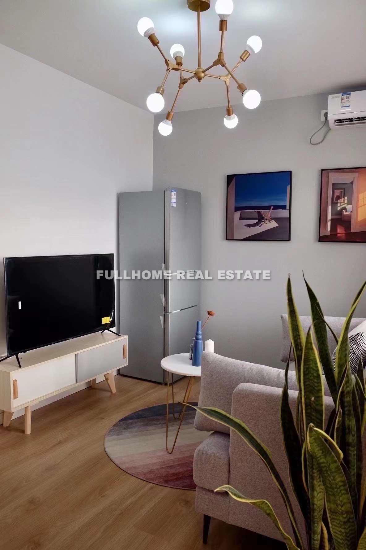 Same compound: Heyi Mansion, 2 bedrooms in Shanghai