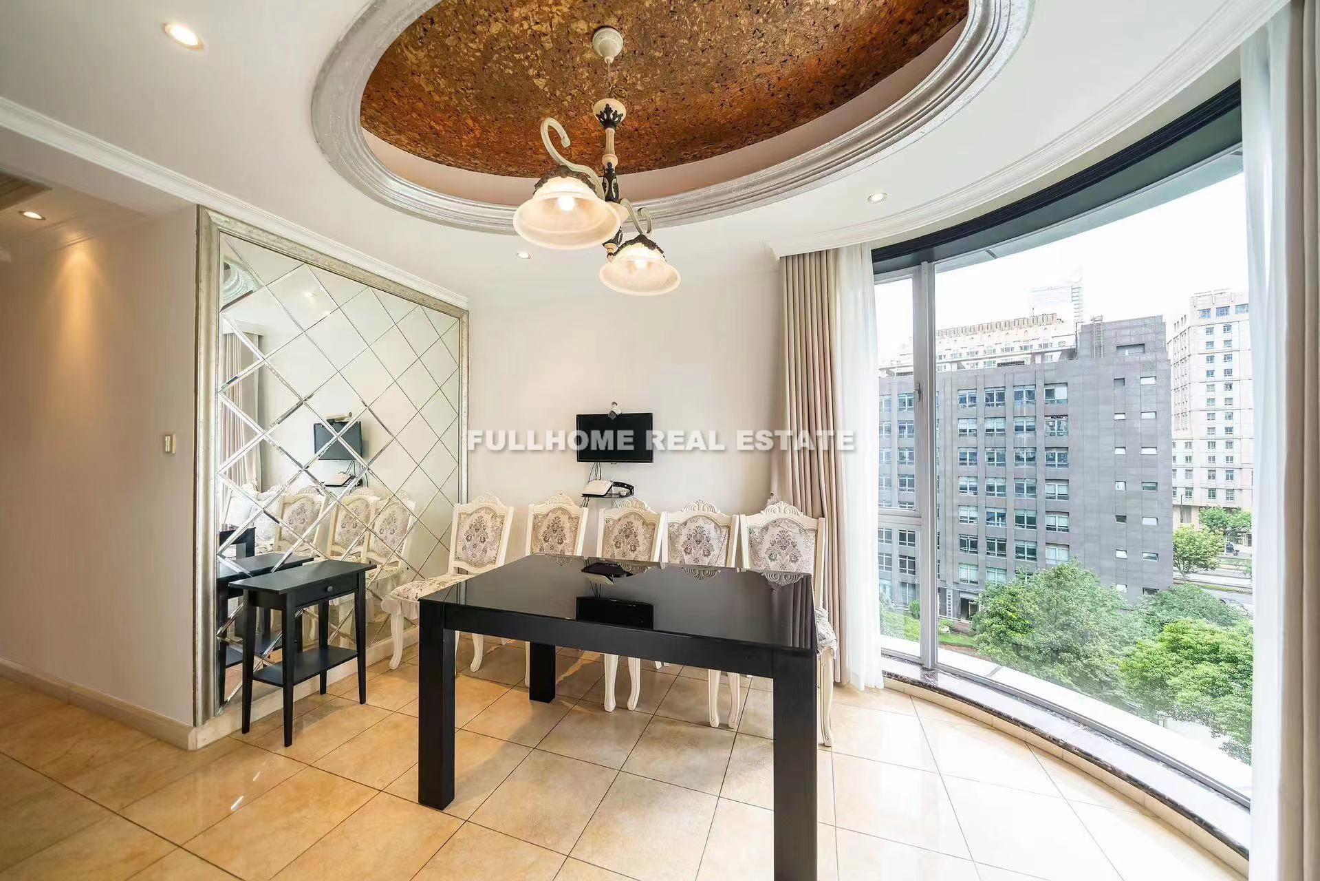 Same compound: YaoJiang International Plaza, 3 bedrooms in Shanghai