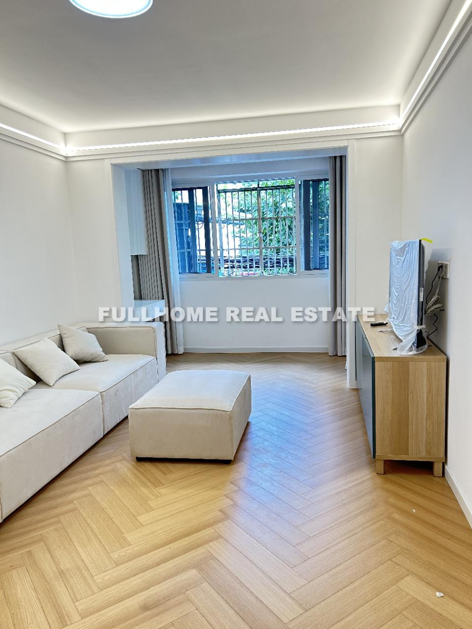 Same compound: Wu Ding Fang, 1 bedrooms in Shanghai