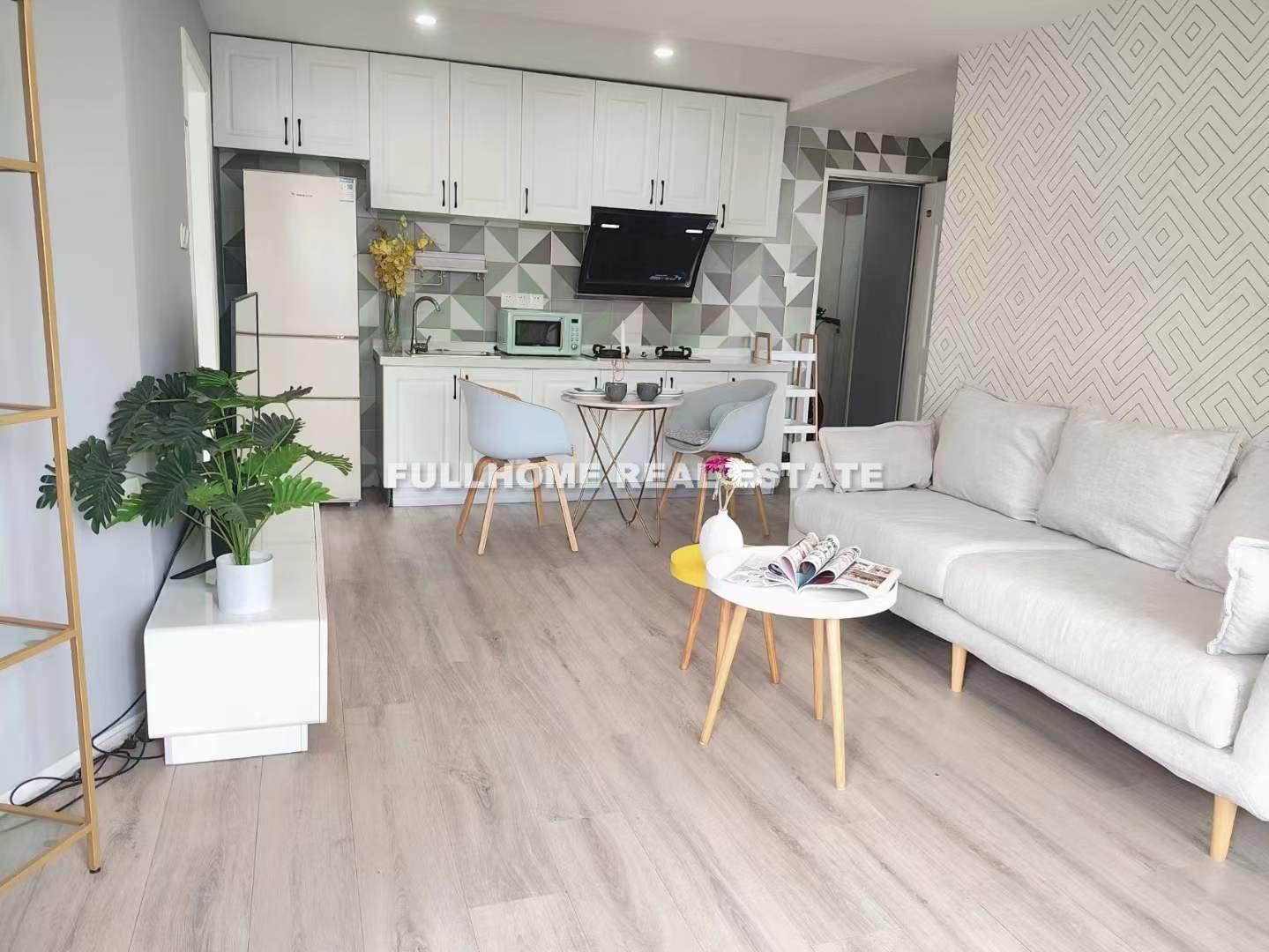 Same compound: Zhongshan Xuelinyuan, 2 bedrooms in Shanghai