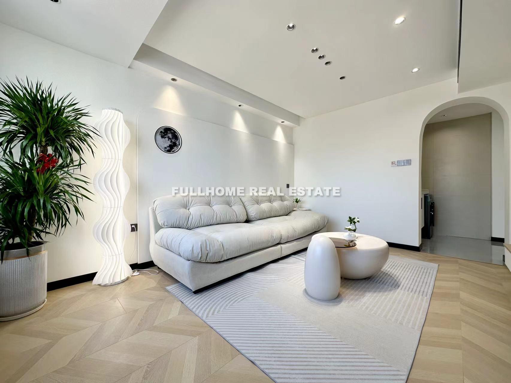 Zhongning Building - 1 bedroom apartment in Shanghai, Downtown, Downtown