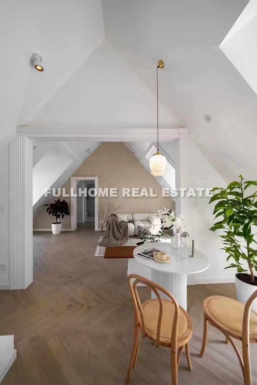 Same compound: No.100-300 Guangyuan Road Old House, 1 bedrooms in Shanghai