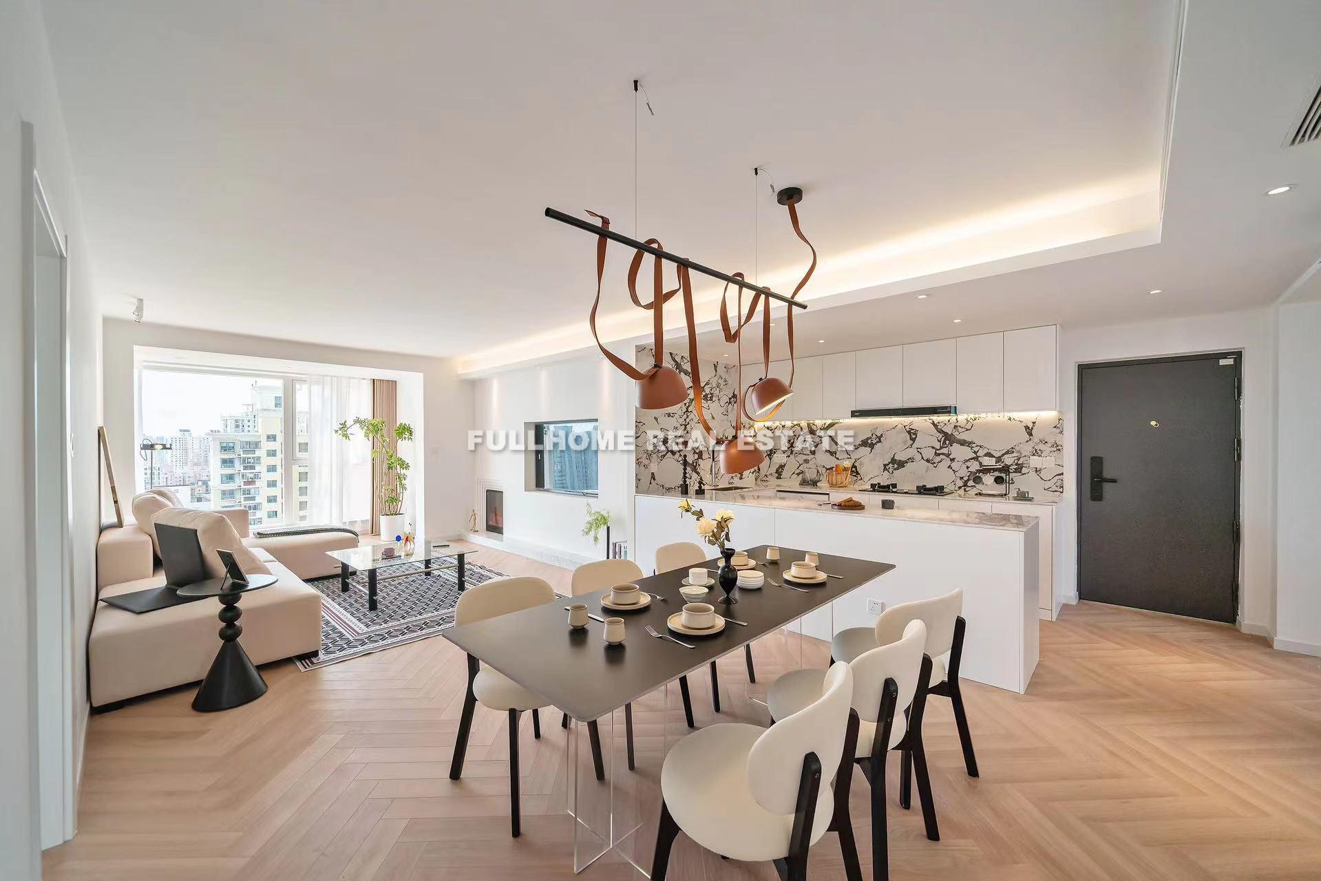 Same compound: Kaiyuan Fang, 3 bedrooms in Shanghai