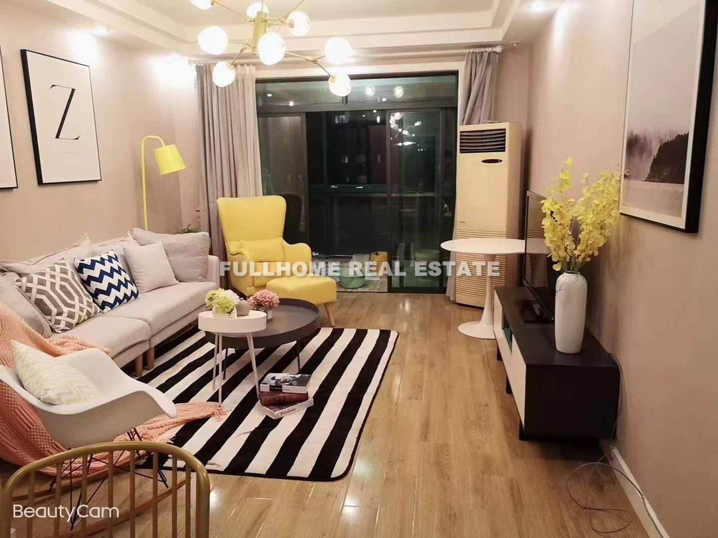 Same compound: Qiuyue Fengshe, 2 bedrooms in Shanghai