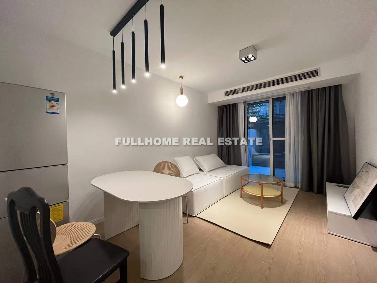 Same compound: Xin Hai Apartment, 2 bedrooms in Shanghai