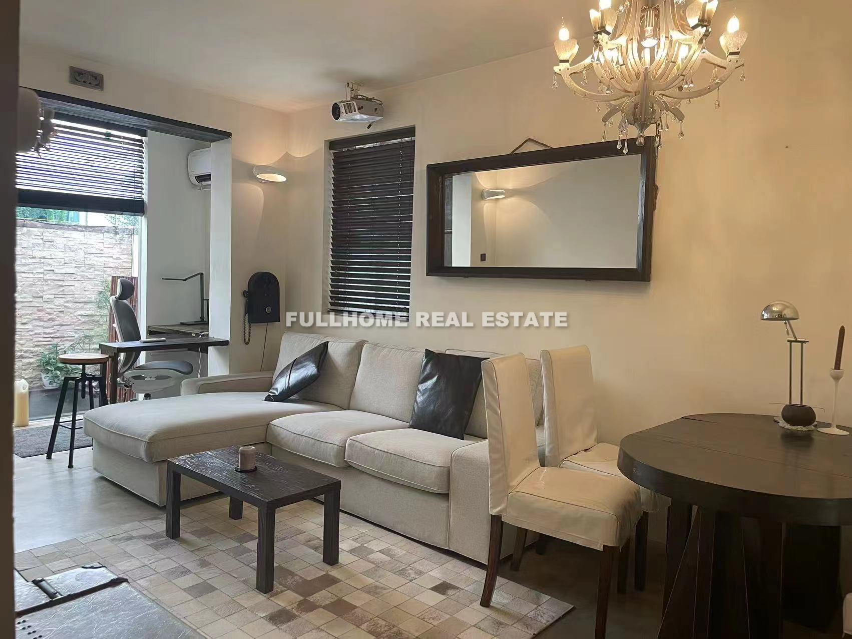 Lane 1-1200 Huashan Road Old House - 1 bedroom apartment in Shanghai, Xujiahui, Downtown