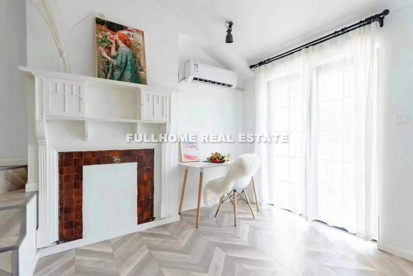 Similar property: Lane1200-1500 Middle Fuxing Road Old House, 1 bedrooms, 50 sqm in Shanghai