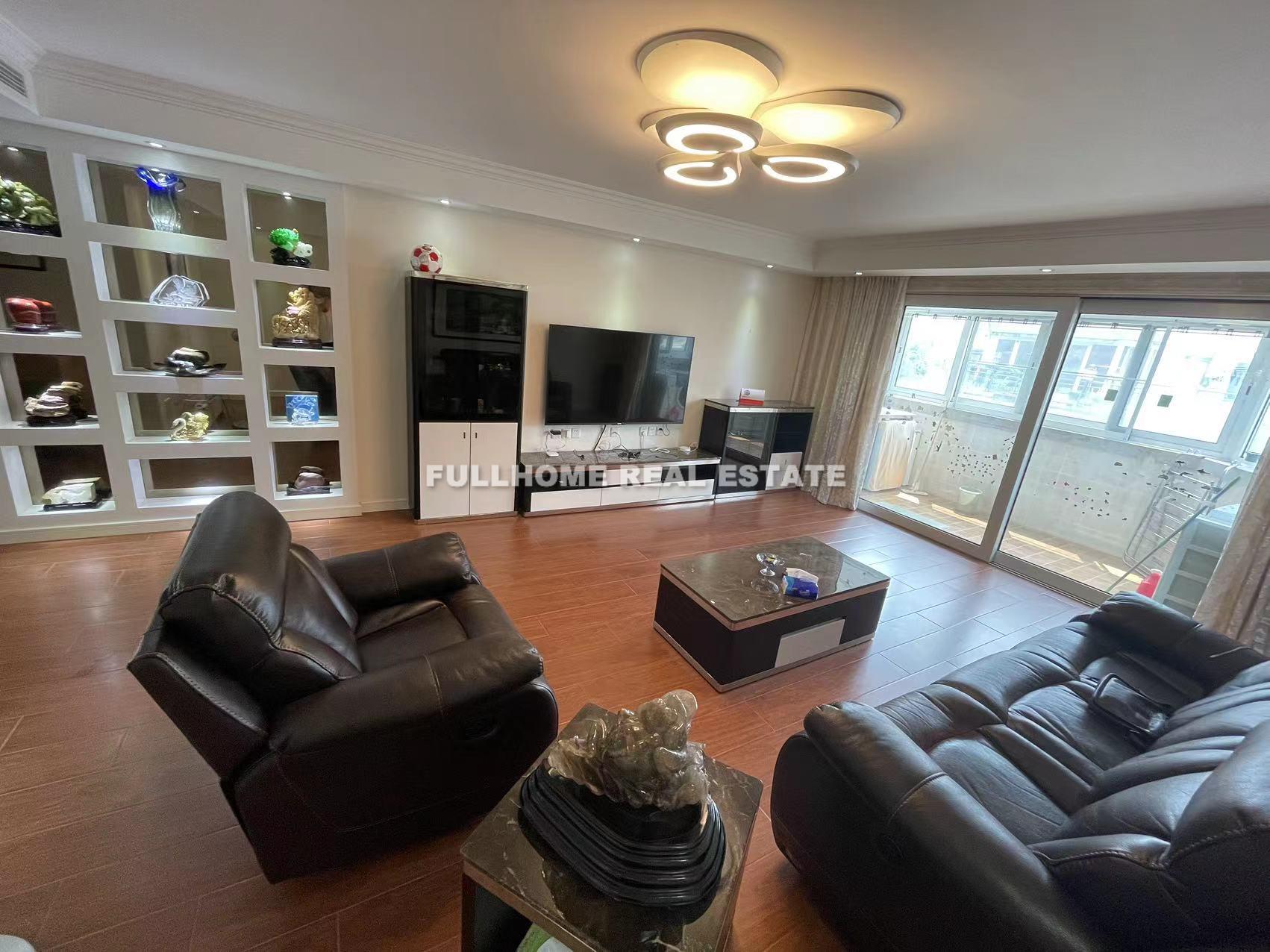 Same compound: Jingfu Yuan, 4 bedrooms in Shanghai