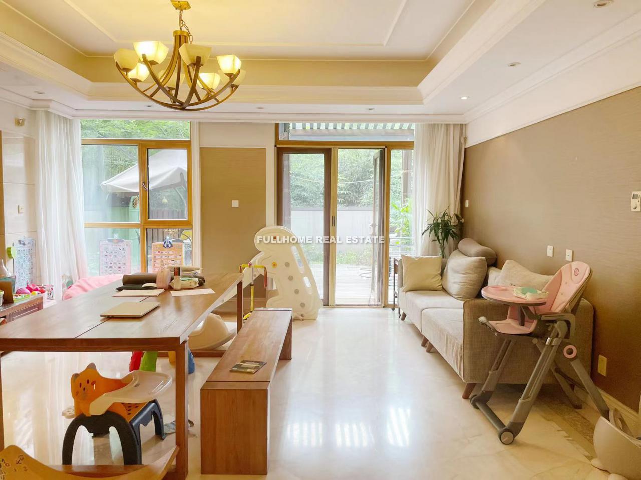 Similar property: Dragon Bay Villa, 3 bedrooms, 220 sqm in Beijing