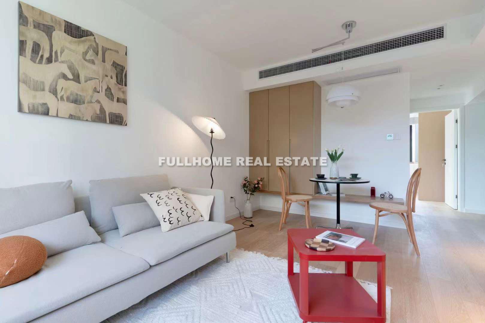 Same compound: Nanyang Unit, 1 bedrooms in Shanghai