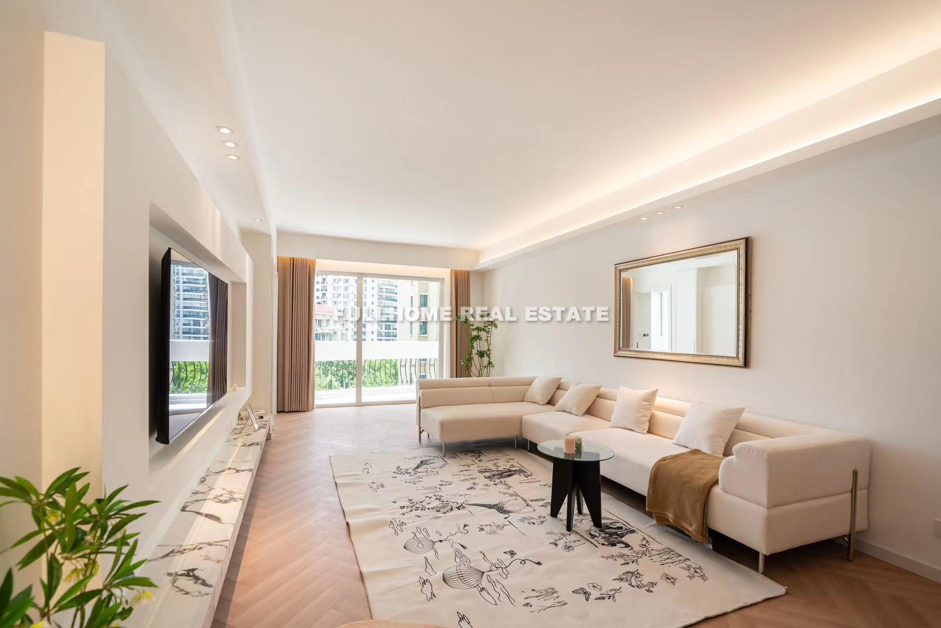 Same compound: The Century Garden, 3 bedrooms in Shanghai