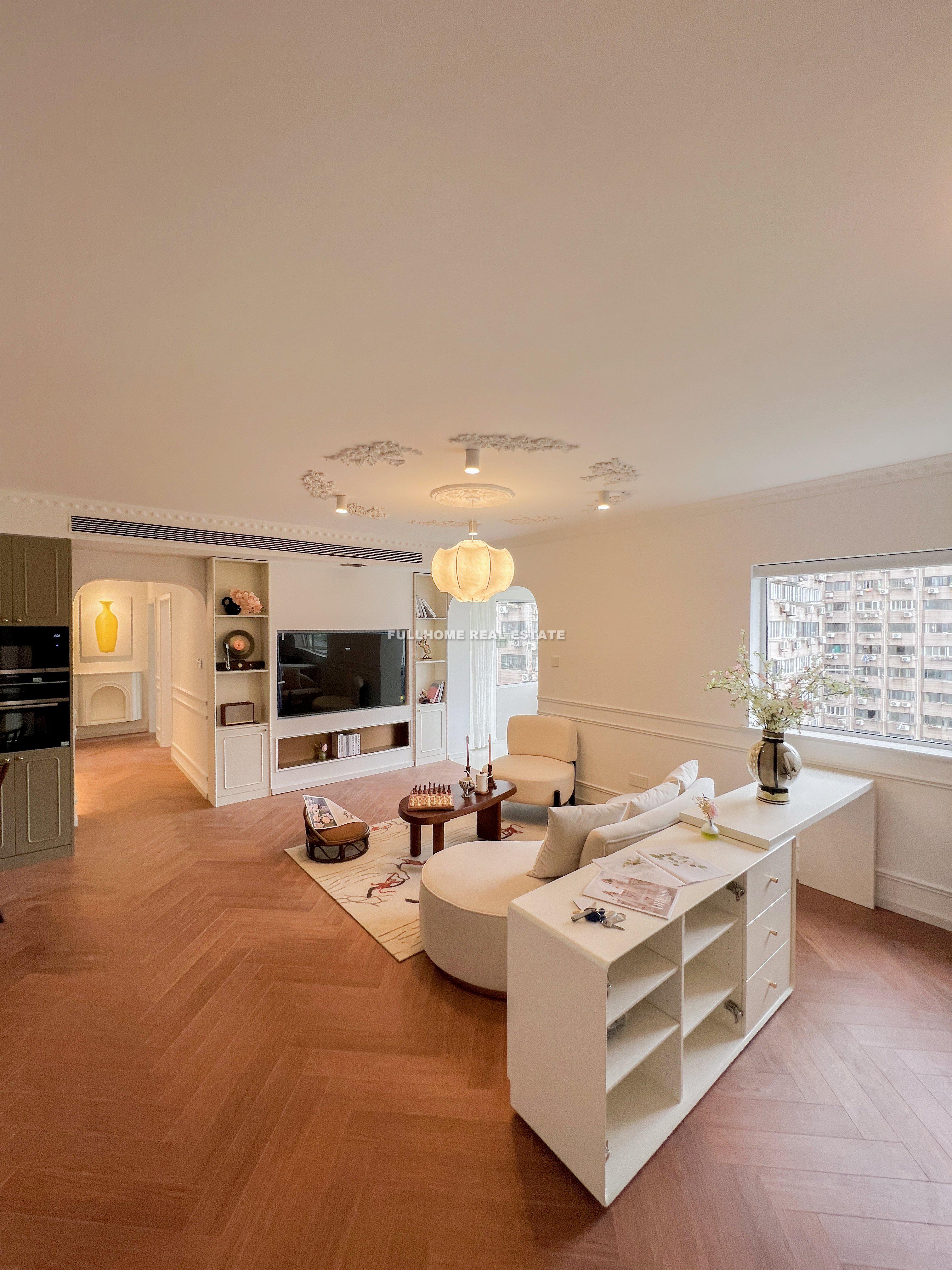 Same compound: Changfa Garden, 3 bedrooms in Shanghai