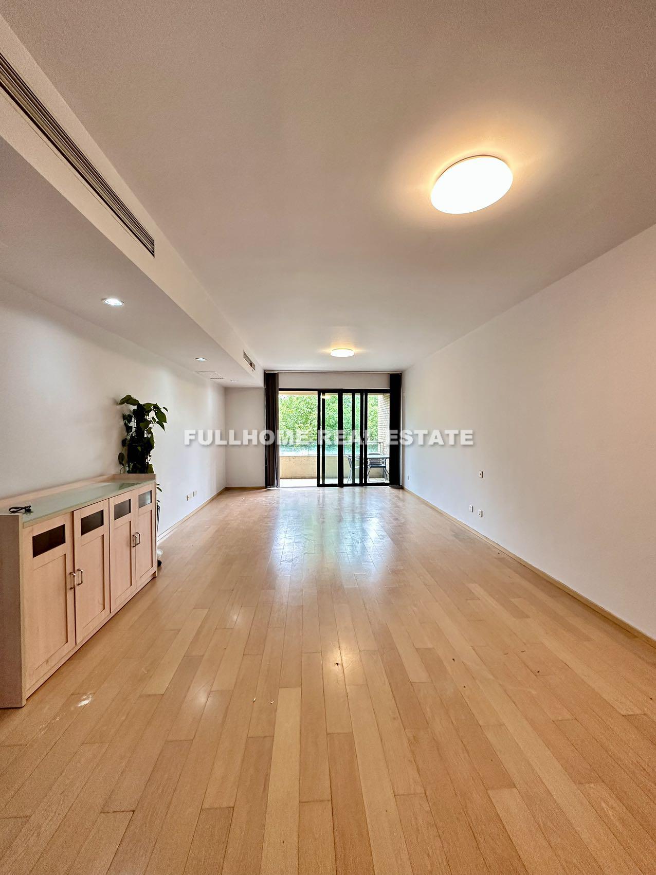Westwood Green - 3 bedroom apartment in Shanghai, Minhang, Suburb