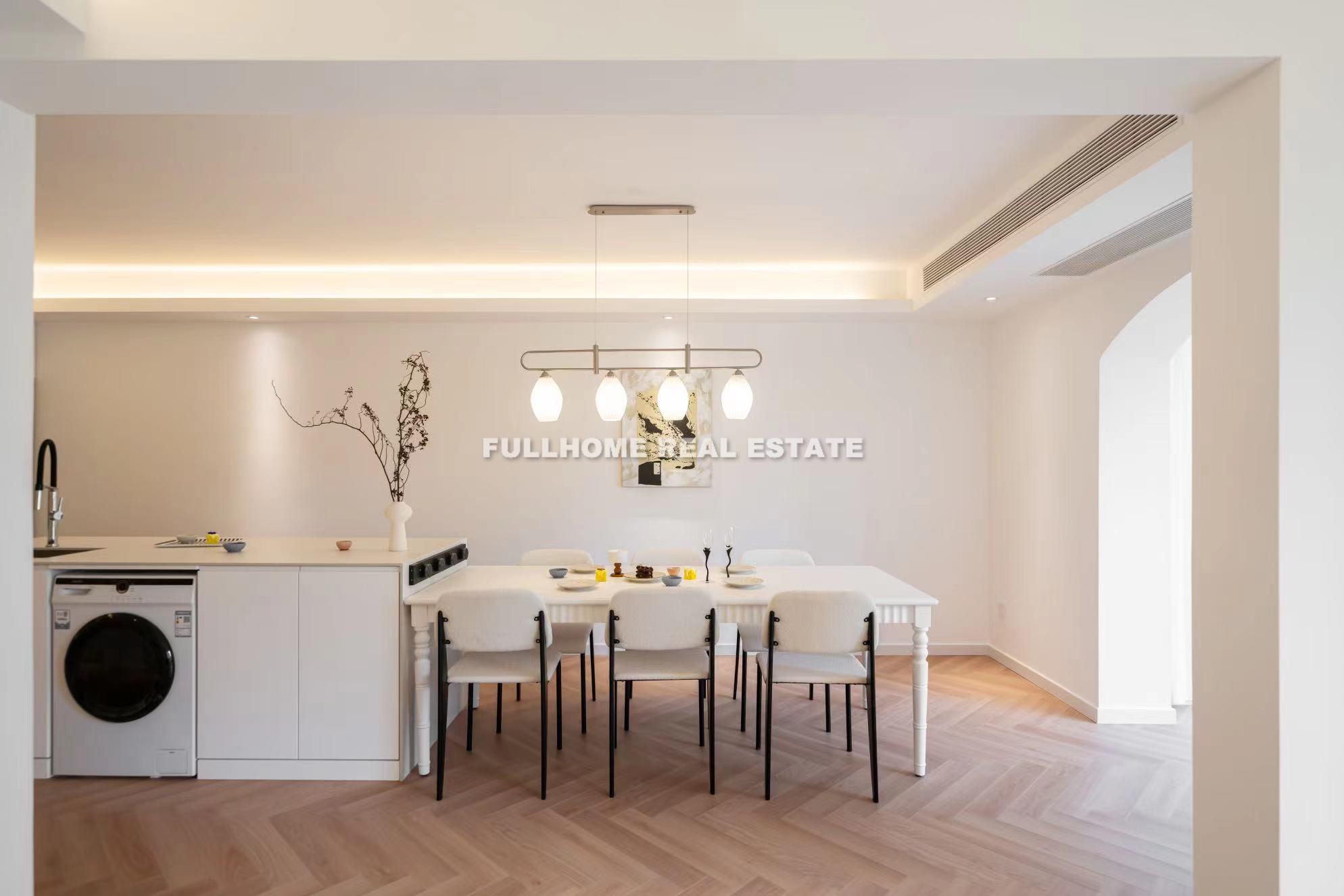Same compound: Dianying Garden, 3 bedrooms in Shanghai