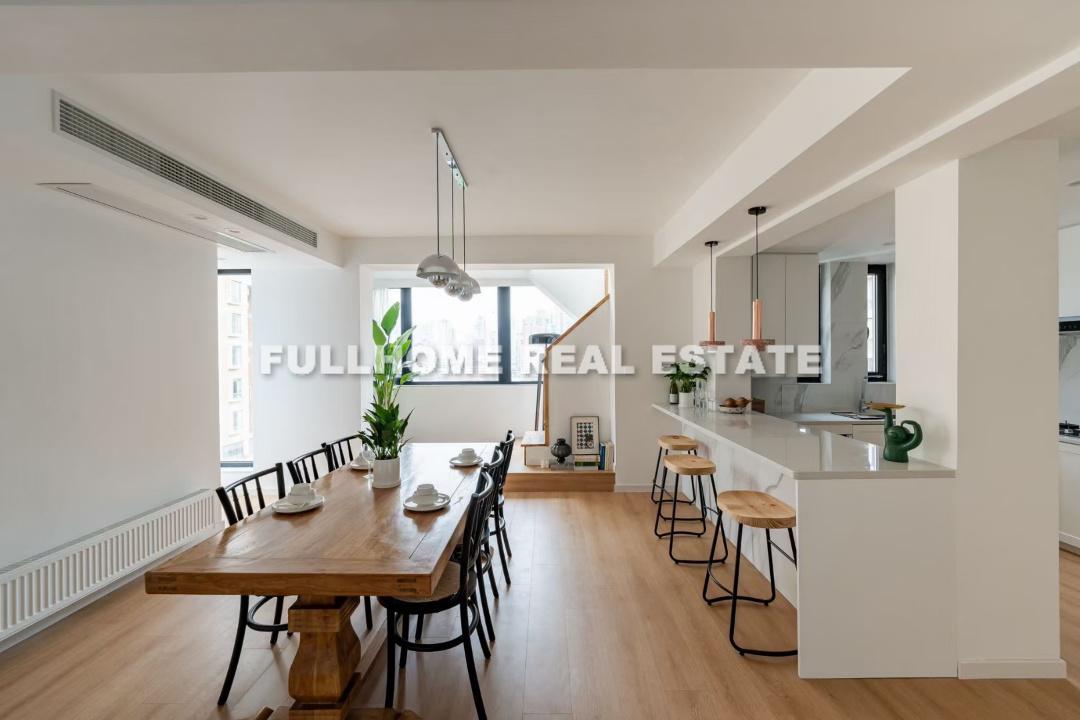 Same compound: Yinxing Homeland, 3 bedrooms in Shanghai