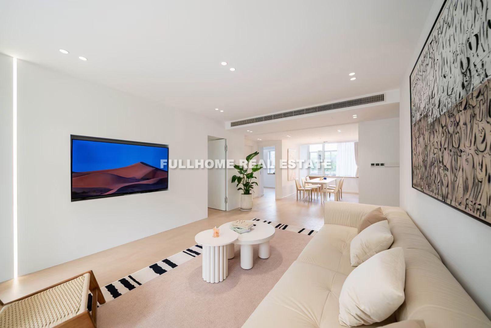Same compound: Sheng Shi Nian Hua Garden, 3 bedrooms in Shanghai
